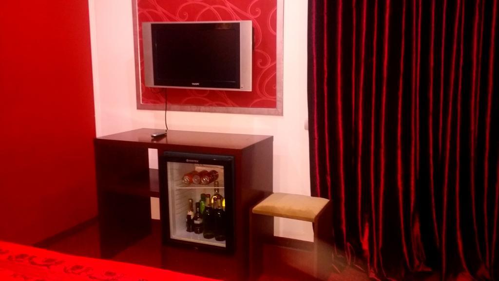 Byblov Rooms Boutique Bukares Bagian luar foto